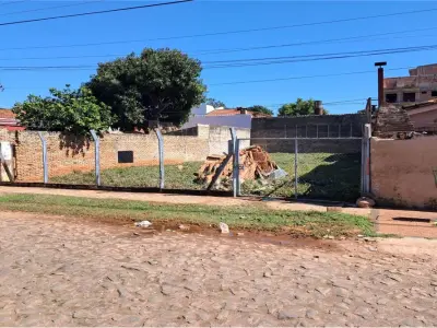 Terreno à venda em Fernando de la Mora, Central 4