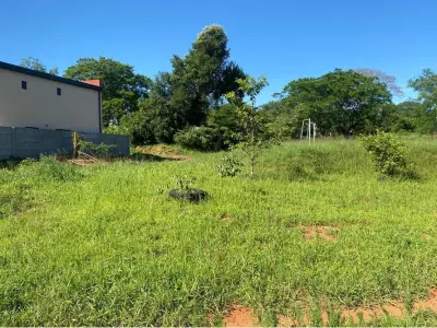 Terreno à venda em Itauguá, sobre asfalto 2