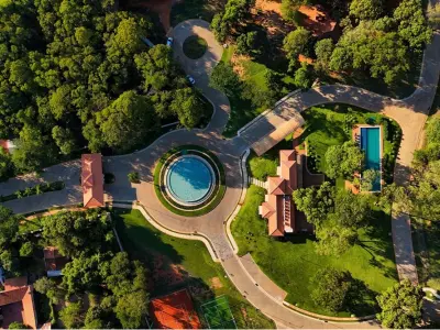 Terreno à venda no Izara, condomínio fechado em Luque 4