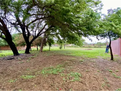 Terreno à venda em Jardines de Ypané, Central 4