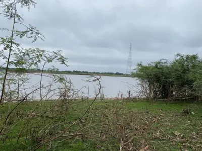 Terreno en venta en la Costanera de Villa Hayes 3