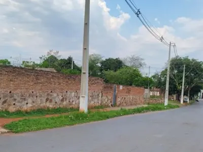 Terreno à venda em Lambaré, Central 4