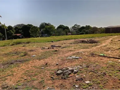 Terreno à venda em Lambaré, San Isidro 3