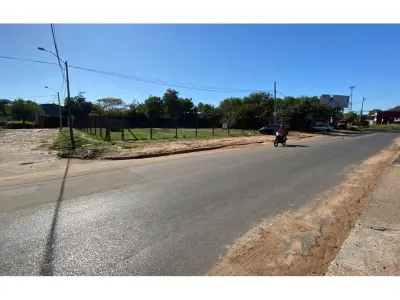 Terreno à venda em Lambaré, região do Yacht 3