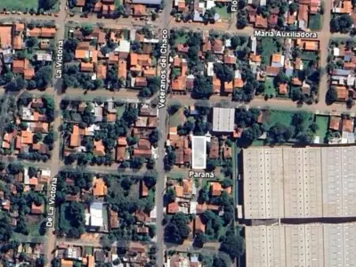 Terreno à venda em Laurelty, Luque, com casa 2