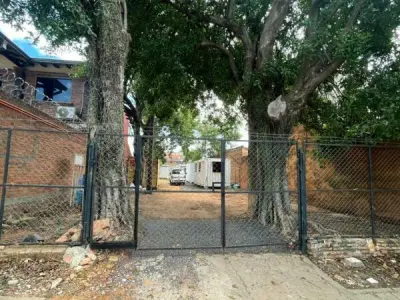Terreno en venta en Los Laureles, Asunción 3