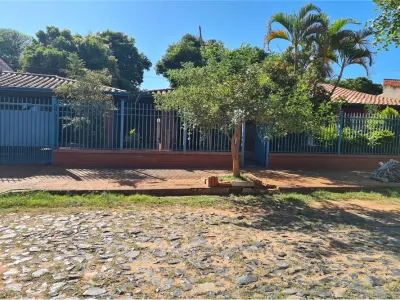 Terreno en venta en Los Laureles, Asunción 3