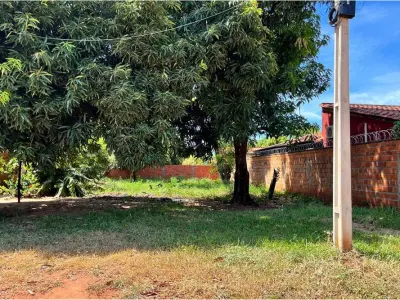 Terreno à venda em Luque, Central 3