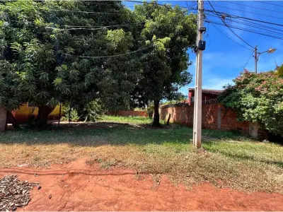 Terreno à venda em Luque, Central 4