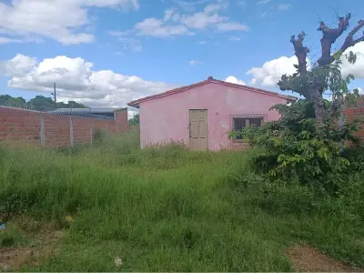 Terreno à venda em Mariano Roque Alonso com casa existente 3
