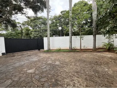 Terreno en venta en Mariscal López, Asunción 4