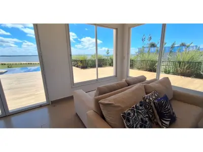 Terreno en venta en Paraqvaria Aero & Marina Country Club 4