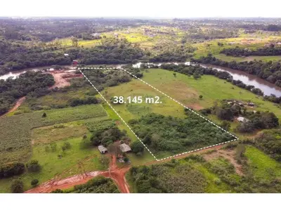 Terreno en venta en Presidente Franco, Alto Paraná 2