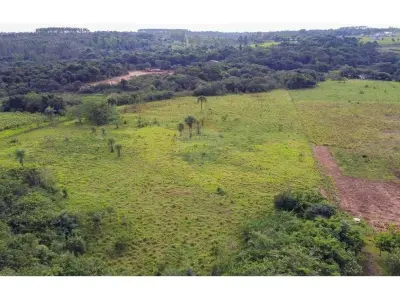 Terreno en venta en Presidente Franco, Alto Paraná 4