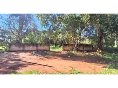 Terreno à venda em Primer Barrio, Luque 3
