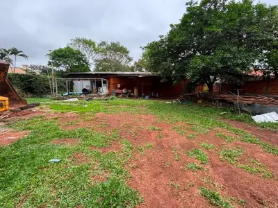 Terreno en venta en Primer Barrio, Luque 3