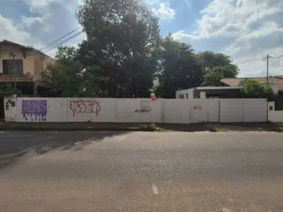 Terreno en venta en Recoleta, Asunción – 937 m² 2