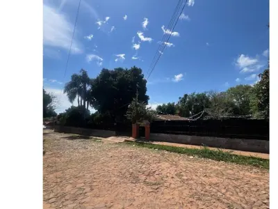 Terreno à venda em San Lorenzo, 1.820 m² 2