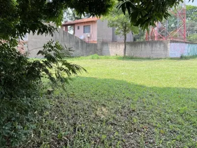 Terreno en venta en San Lorenzo – 1.836 m² sobre Campo Jordan 4
