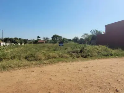 Terreno en venta en Santa Lucía, Limpio 2
