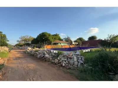 Terreno à venda em Santa Lucía, Limpio 3