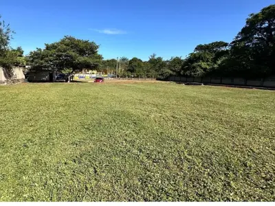 Terreno à venda em Ycuá Duré, Luque 3