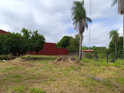 Terreno à venda em Ypané, região de Luisito 4