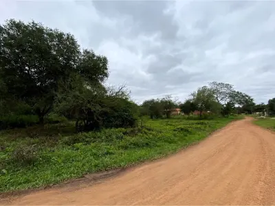 Terreno à venda em Zárate Isla, Luque 3