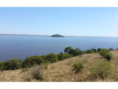 Terreno à venda de frente para o Lago Ypoa, Nueva Italia 2