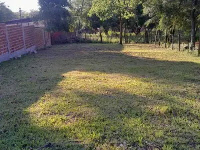 Paved-road lot for sale in Areguá – 360 m² 2