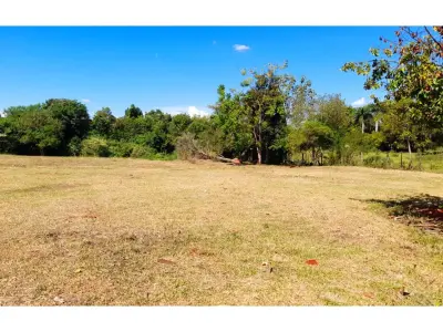Terreno à venda sobre asfalto em Capiatá, Central 3