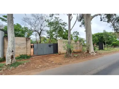 Land for sale on Av. Curiel, San Lorenzo 3