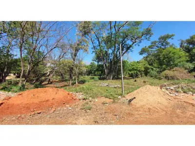 Terreno à venda na Av. San José, Limpio 4