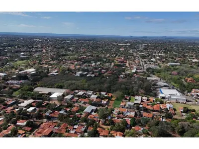 Terreno à venda em avenida em Luque, Central 4