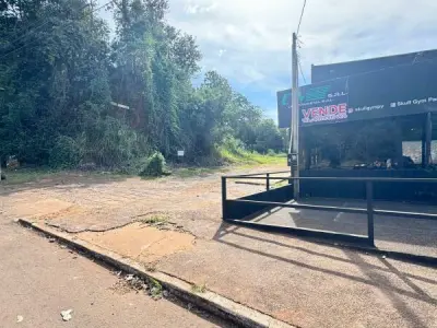 Terreno en venta sobre avenida principal en Presidente Franco 2
