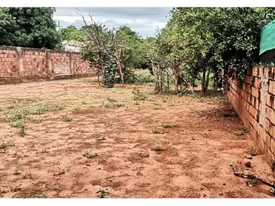 Terreno en esquina de 616 m² en venta en Isla Bogado, Luque — amurallado y titulado 2