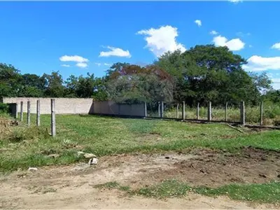 Terreno semi murado à venda em María Auxiliadora 3