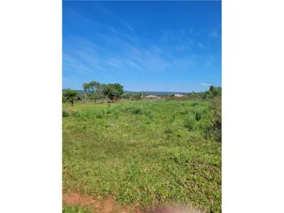 Terreno titulado de 1.400 m² à venda em Piribebuy 2