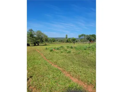 Terreno titulado de 1.400 m² à venda em Piribebuy 3