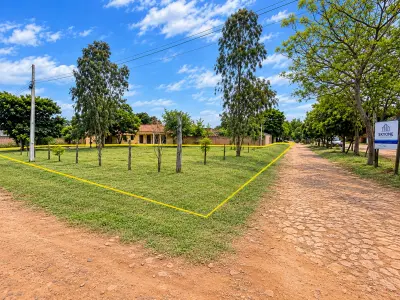 Terrenos de esquina a esquina com casa à venda em Limpio 3