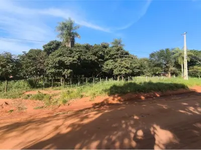 Terrenos à venda em esquina em Luque, Central 3