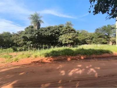 Terrenos à venda em esquina em Luque, Central 4