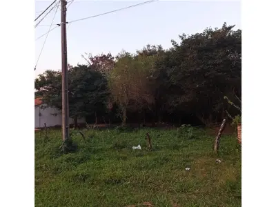 Terrenos à venda em Loma Merlo, Luque 3