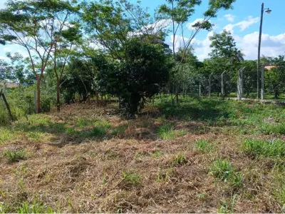 Dois terrenos à venda em Mbokajaty, J. A. Saldivar 4