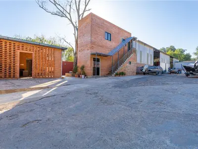 Tinglado comercial en venta en Lambaré, Central 4