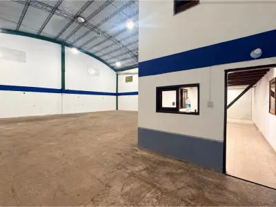 Warehouse for rent in Hipódromo, Asunción 3