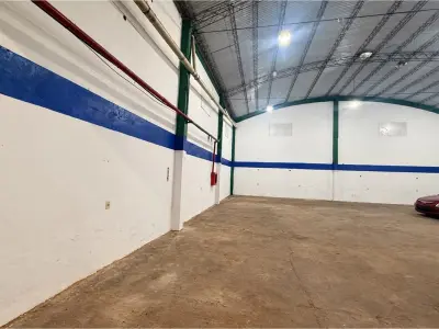 Warehouse for rent in Hipódromo, Asunción 4