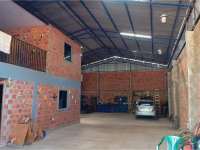 Galpão à venda com escritório e moradia em Limpio 4