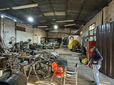 Tinglado en venta en Fernando de la Mora Norte – terreno con construcción a refaccionar 4