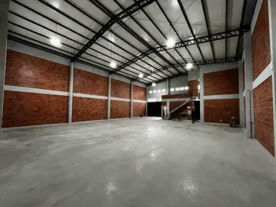 Warehouse for Sale in Mariano Roque Alonso – 400 m², Fully Equipped 2